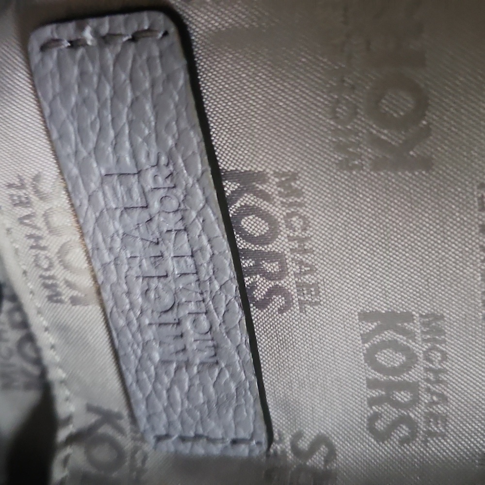 Michael Kors lavender shoulder bag - Picture 10 of 10